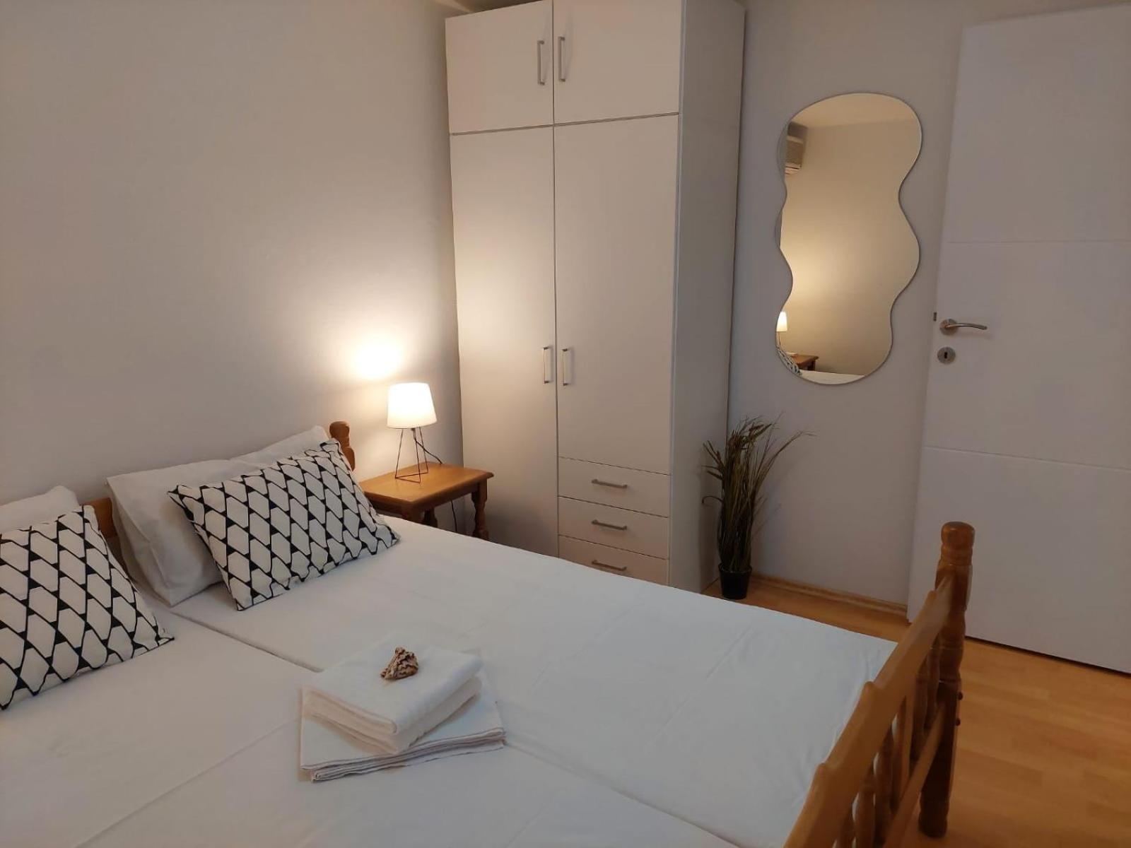 Apartman Luka Klenovica Exterior foto
