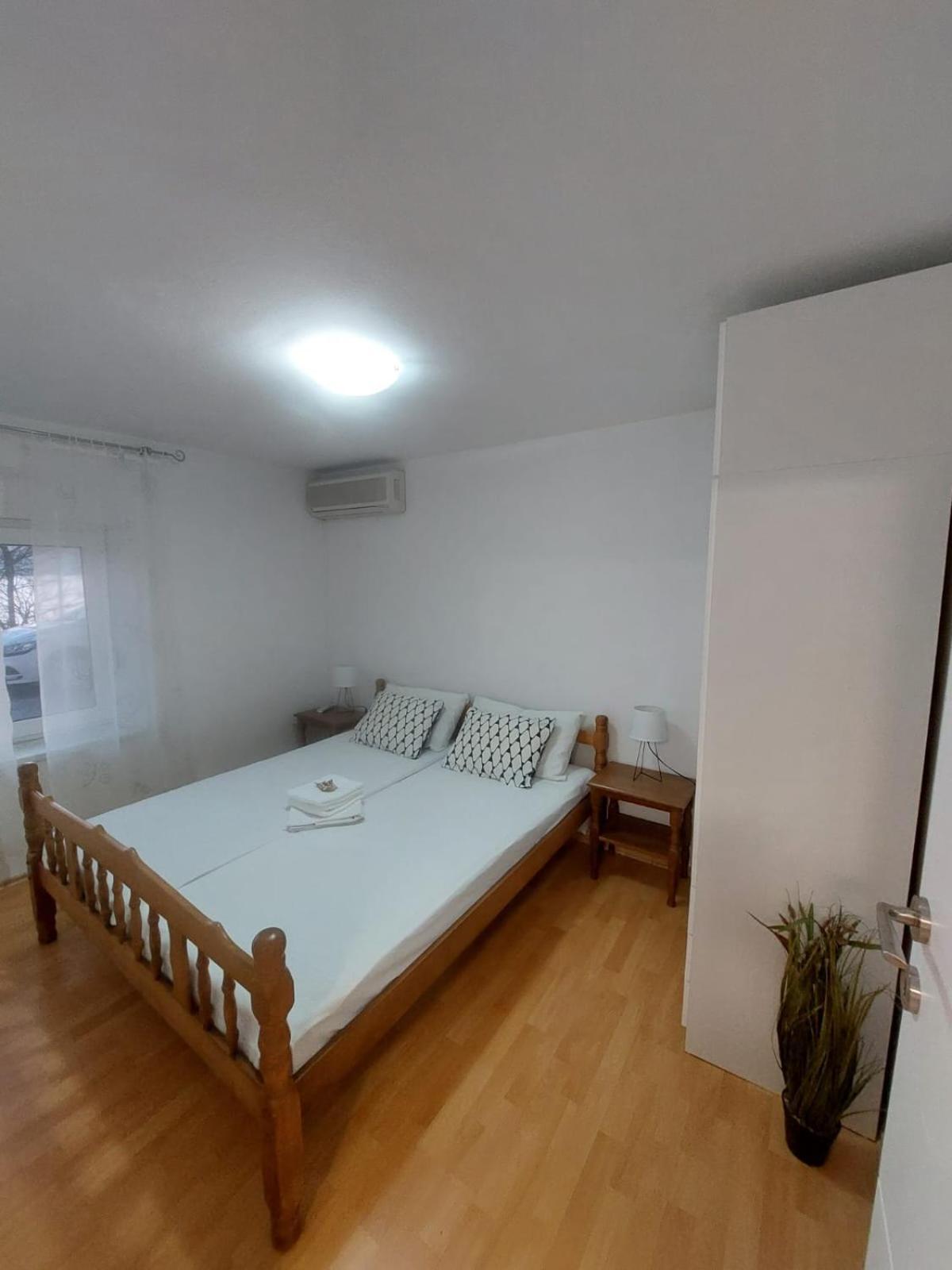 Apartman Luka Klenovica Exterior foto